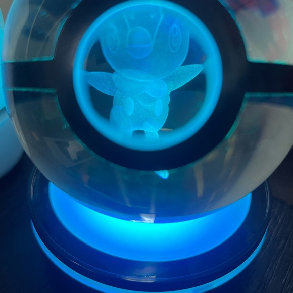 Pokémon - Crystal PokeBall - Piplup - Picture 2 of 7